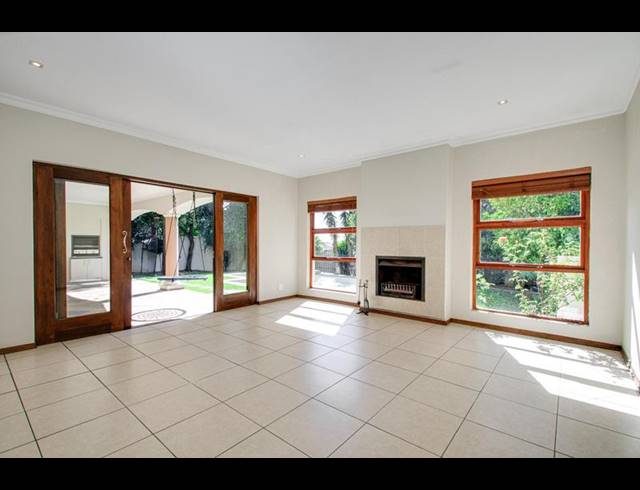 3 BEDROOM HOUSE FOR SALE IN LONEHILL